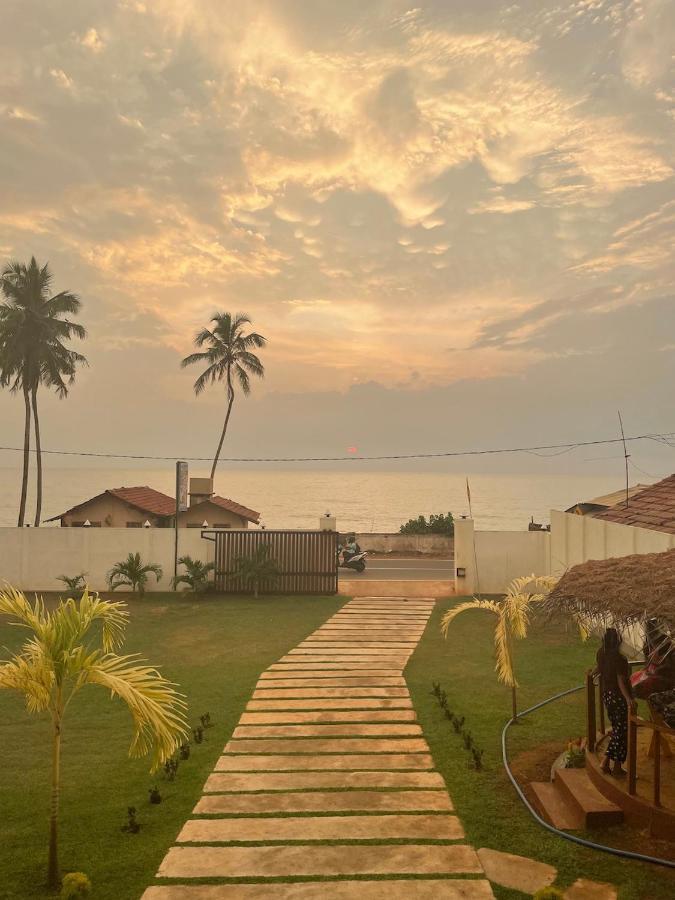 Isamar Front Beach Marawila Kültér fotó